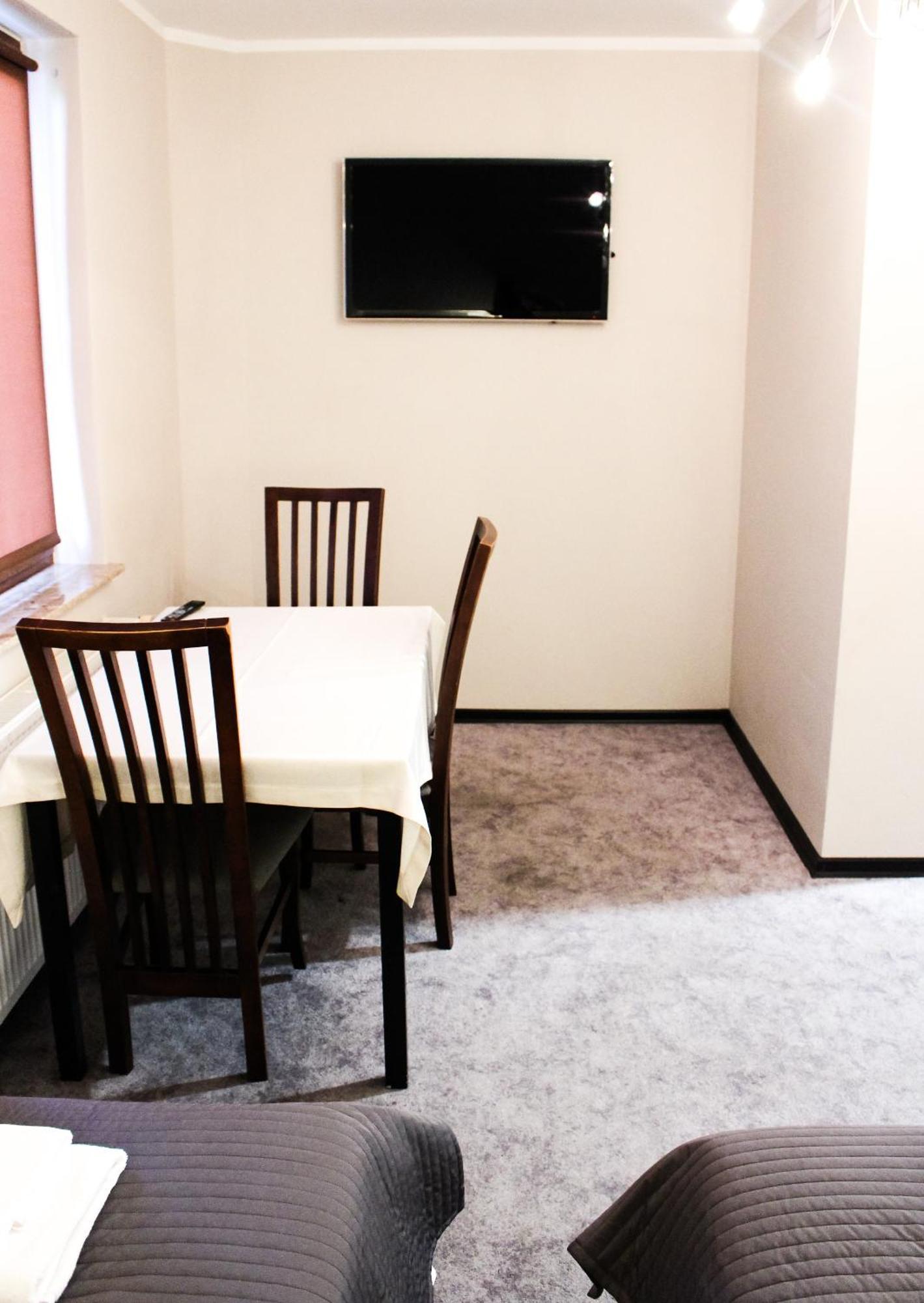 Hotel Regina ラドム エクステリア 写真