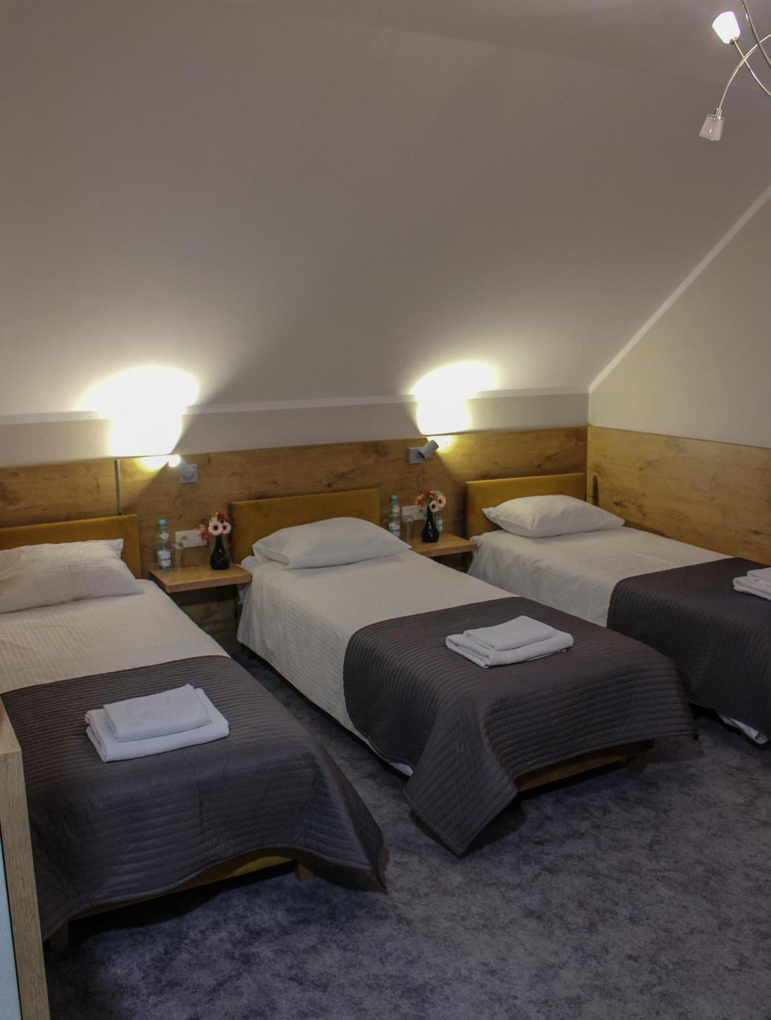 Hotel Regina ラドム エクステリア 写真