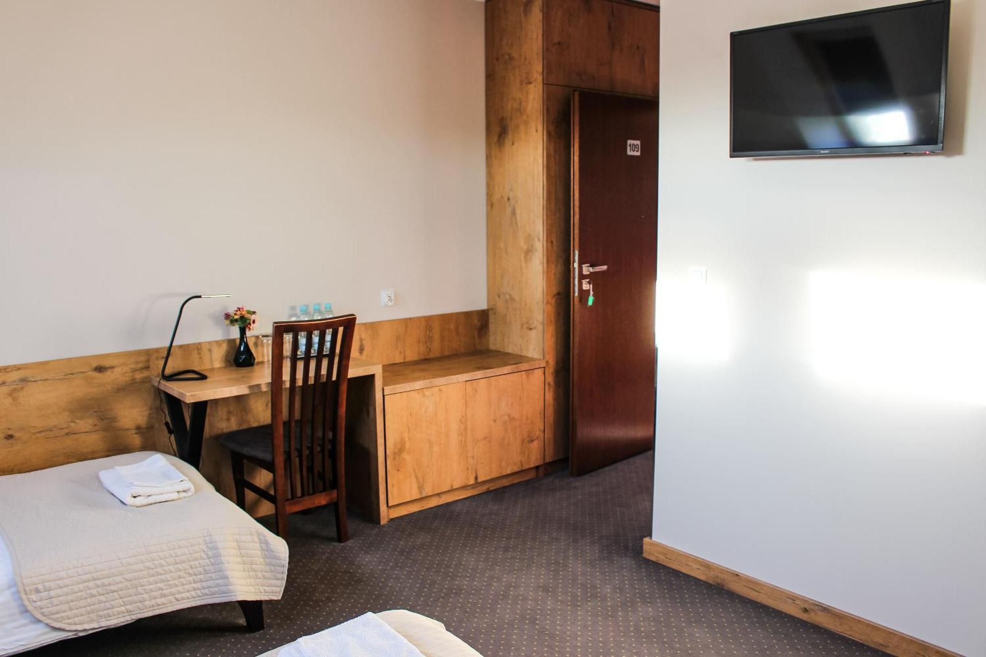 Hotel Regina ラドム エクステリア 写真